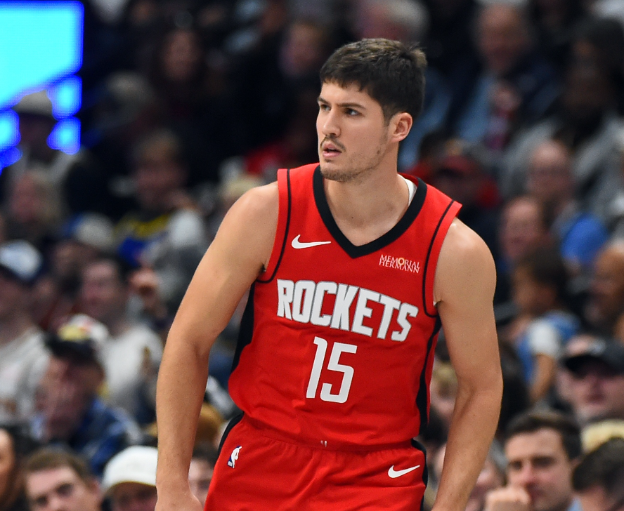 爱游戏官方入口-火箭111-106马刺 球员评价:4人优秀,5人及格